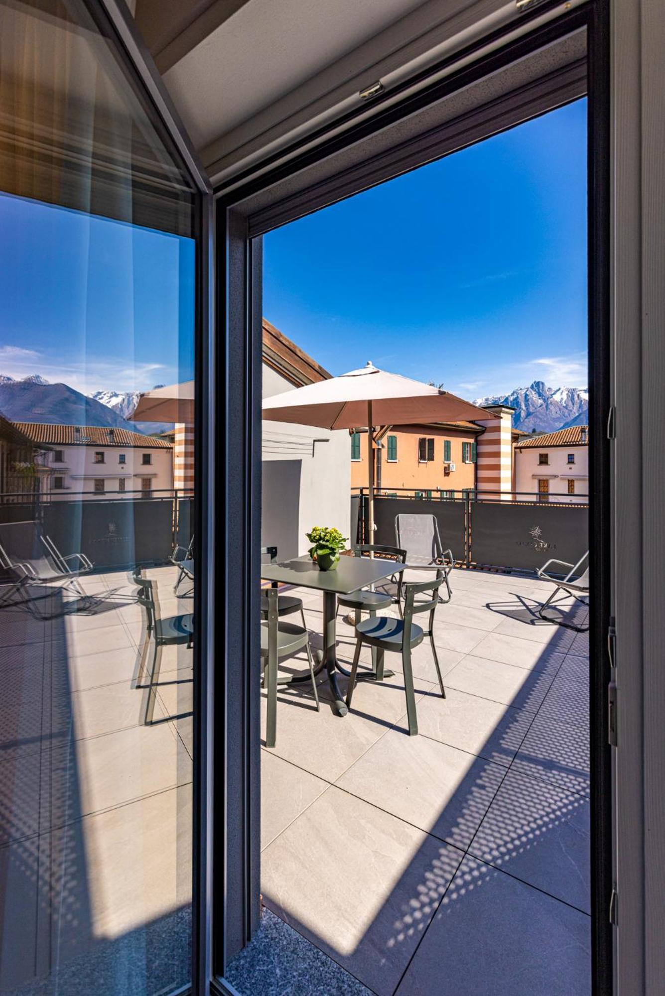 Residence Lake Como Colico Buitenkant foto